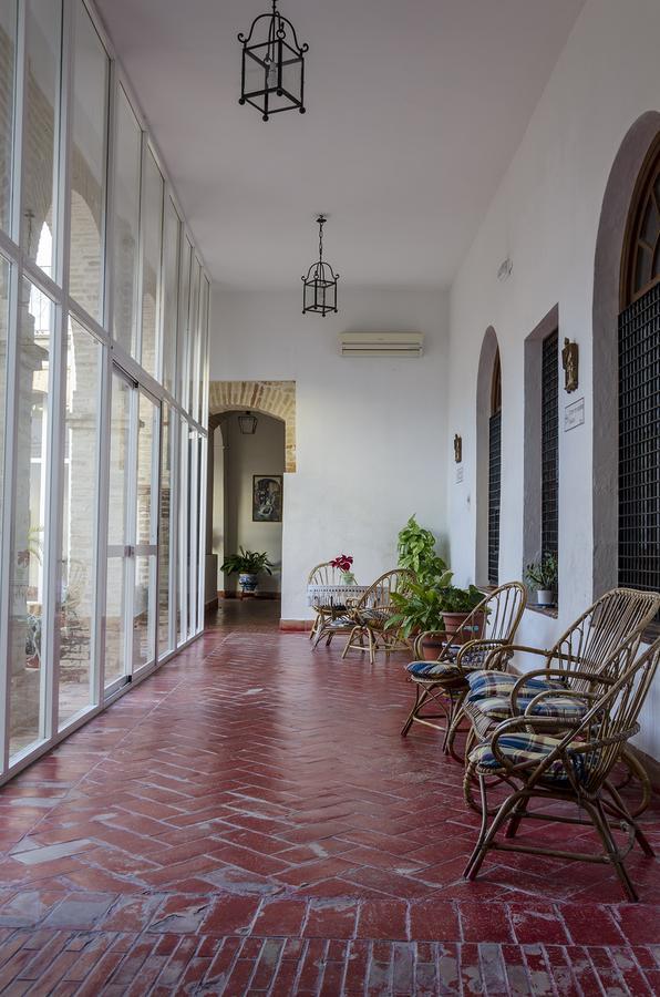 Convento Madre De Dios De Carmona Hotel ภายนอก รูปภาพ