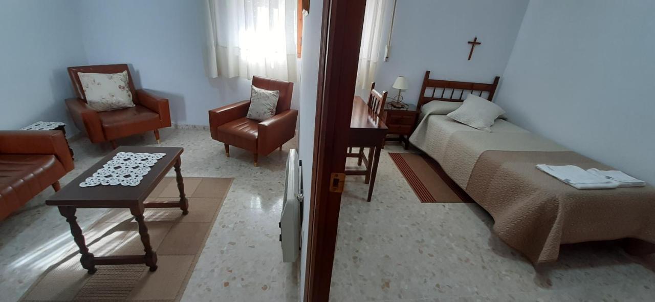 Convento Madre De Dios De Carmona Hotel ภายนอก รูปภาพ